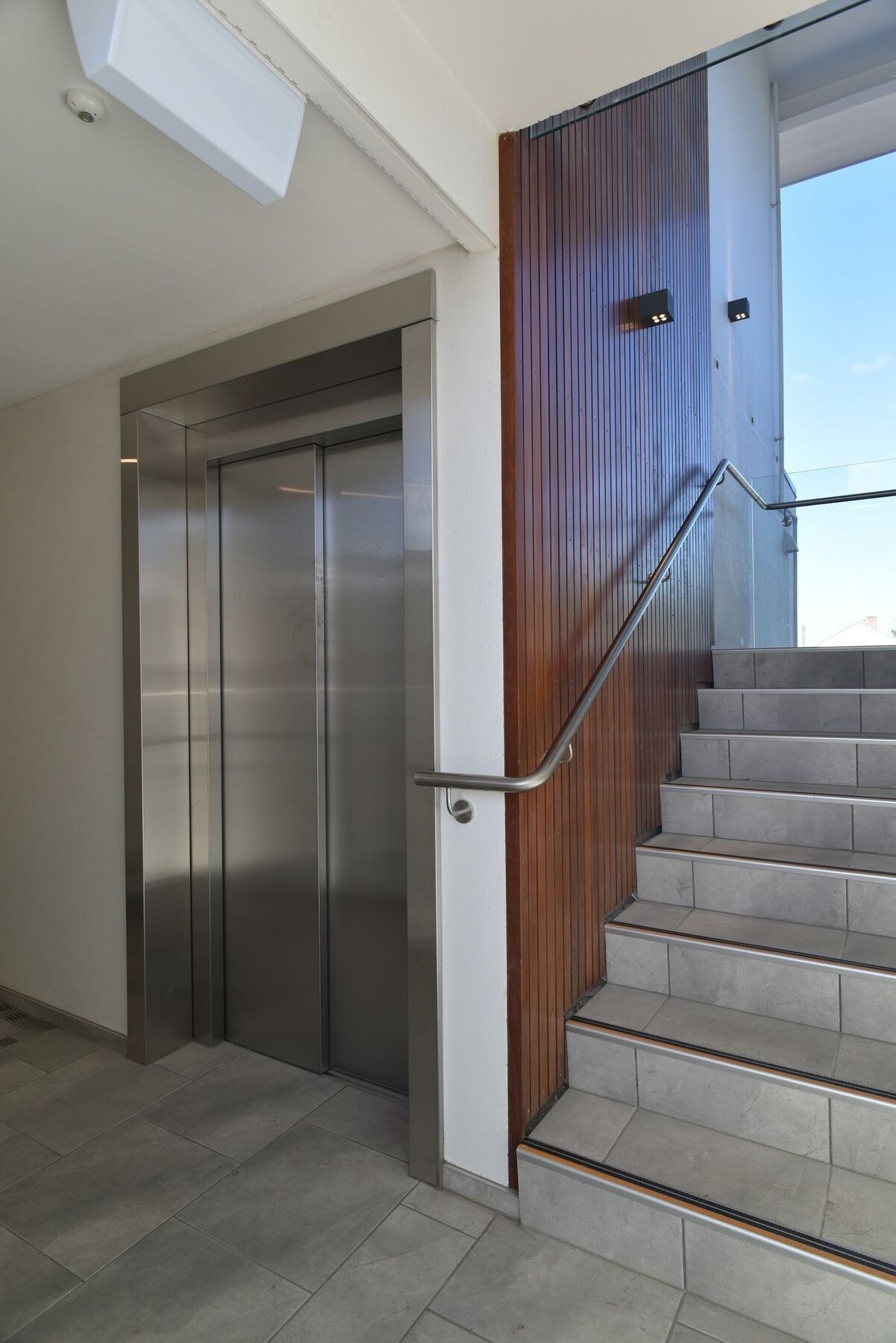 כרייסטצ'רץ' Bealey Plaza Motel מראה חיצוני תמונה A handrail