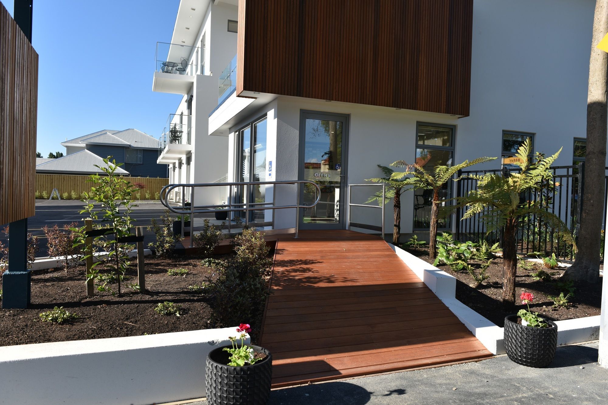 כרייסטצ'רץ' Bealey Plaza Motel מראה חיצוני תמונה A modern house in the suburb of St Johns